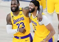 满冠体育-湖人安东尼·戴维斯复出