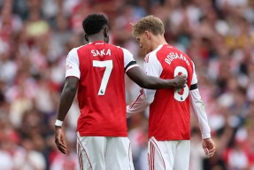 满冠体育官网-利物浦客场逆转热刺，迎来联赛两连胜