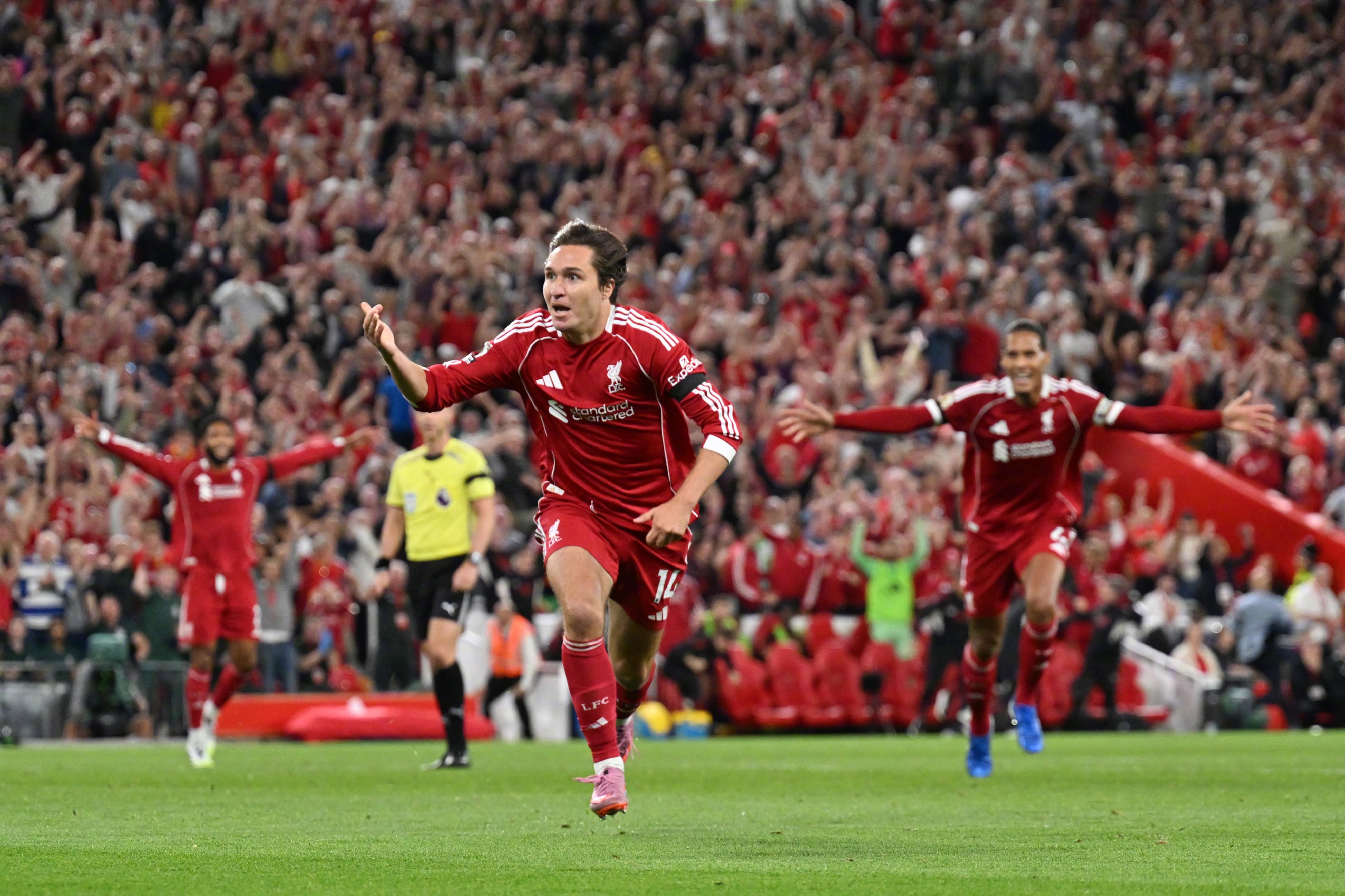 中场配合默契取得连胜,球队信心满满的 中场配合默契取得连胜,球队信心满满的