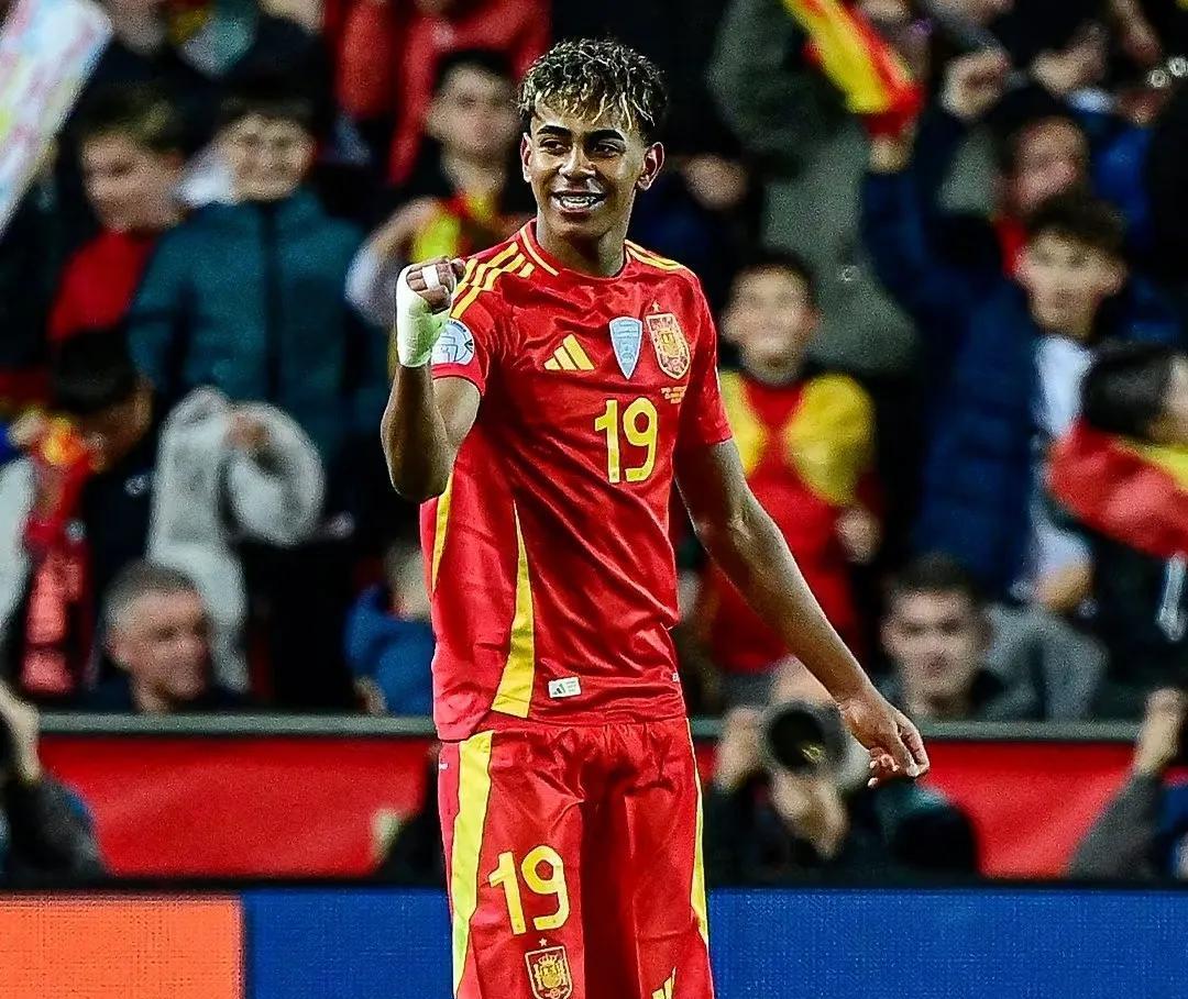 包含欧国联冠军赛场风起云涌，胜负难料的词条