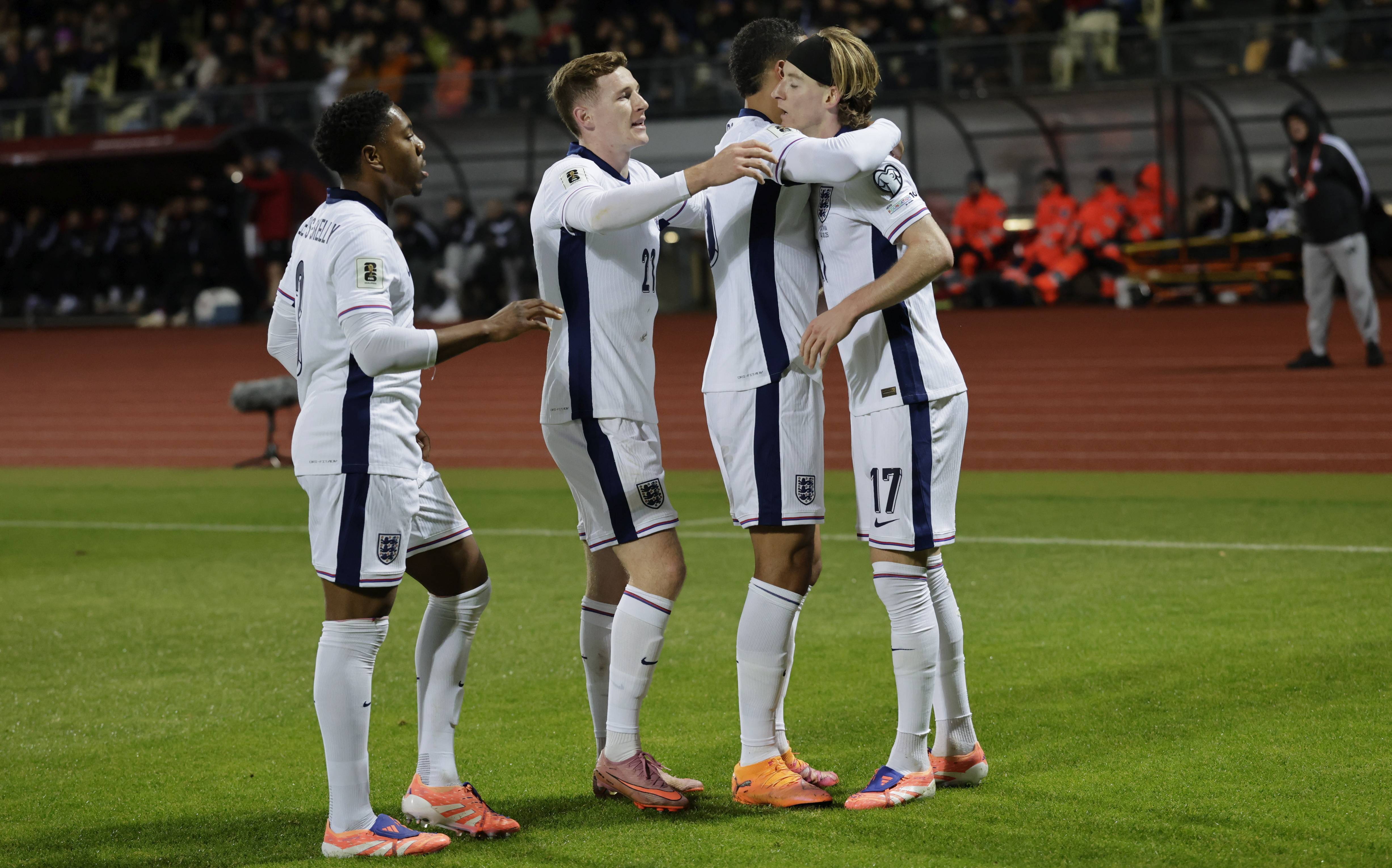 英格兰队轻松晋级,领跑小组出线的简单介绍 英格兰队轻松晋级,领跑小组出线的简单介绍