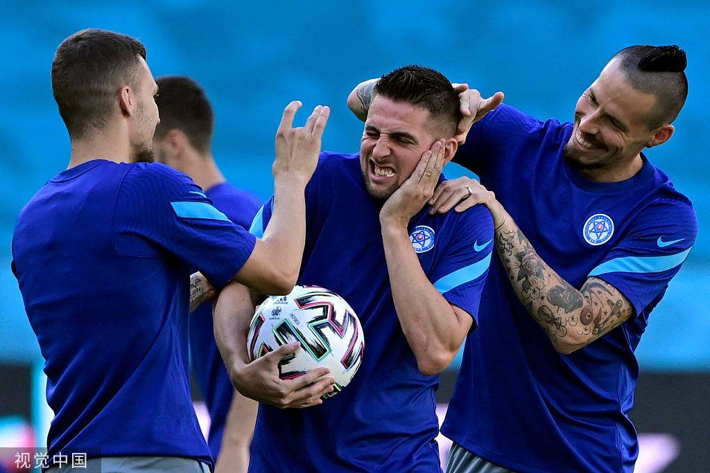 关于斯洛伐克队积极备战，决胜之战的信息